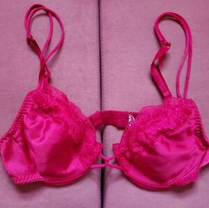 magenta Jaclyn Smith 32A bra